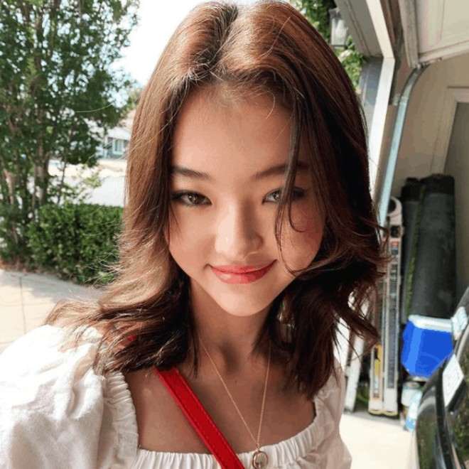 Mẫu nhí đẹp nhất thế giới khiến ca sĩ Việt âm thầm theo dõi giờ xinh đẹp như thiếu nữ - 14