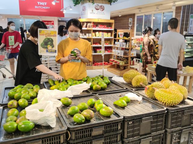 Ra đường không có lý do bị phạt đến 3 triệu: Những hàng hóa, dịch vụ nào là thiết yếu?