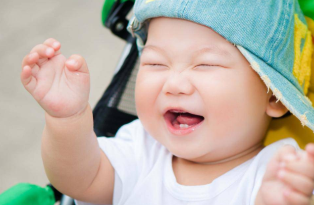 Trẻ sơ sinh mấy tháng mọc răng và bao lâu thì mọc đủ? - 1