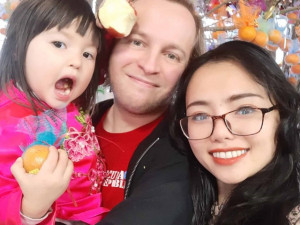 Cô gái Việt đòi ly hôn vì vỡ mộng sau khi có con, chồng Canada làm mọi việc níu kéo