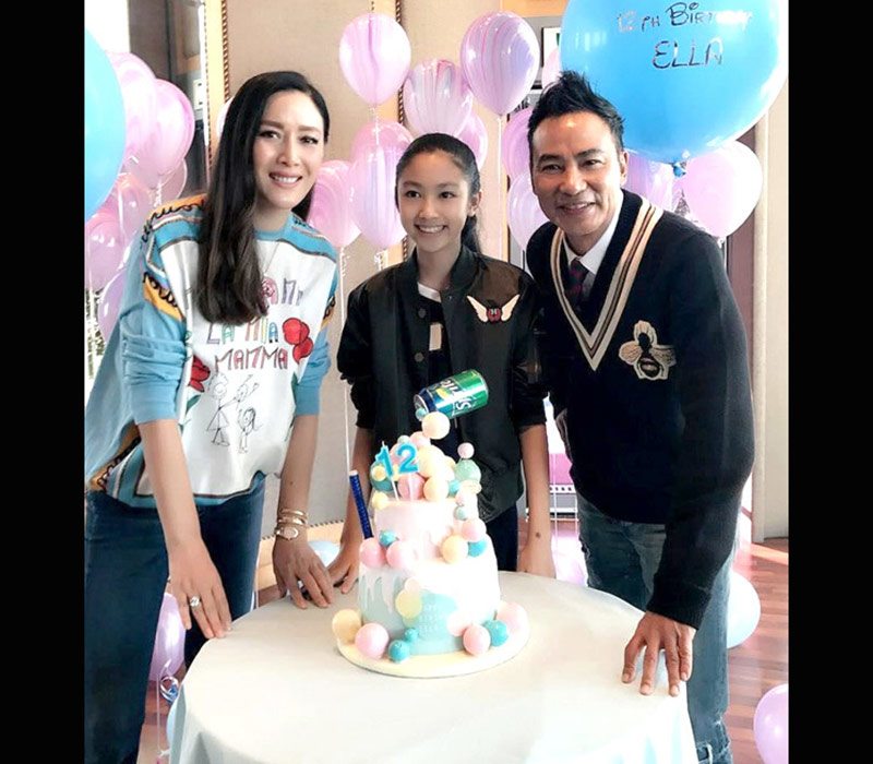 Nhậm Tình Giai sinh năm 2004, là con gái của tài tử được mệnh danh là "ông trùm xã hội đen showbiz Hong Kong" Nhậm Đạt Hoa. Cô nàng 17 tuổi có chiều cao 1m8 chuẩn như siêu mẫu.

