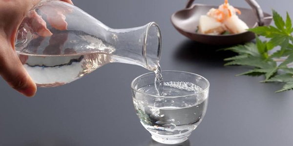 Học người Nhật cách chỉ uống nước cũng giúp giảm cân, tiêu hoá trơn tru lại sống khoẻ cả đời - 1