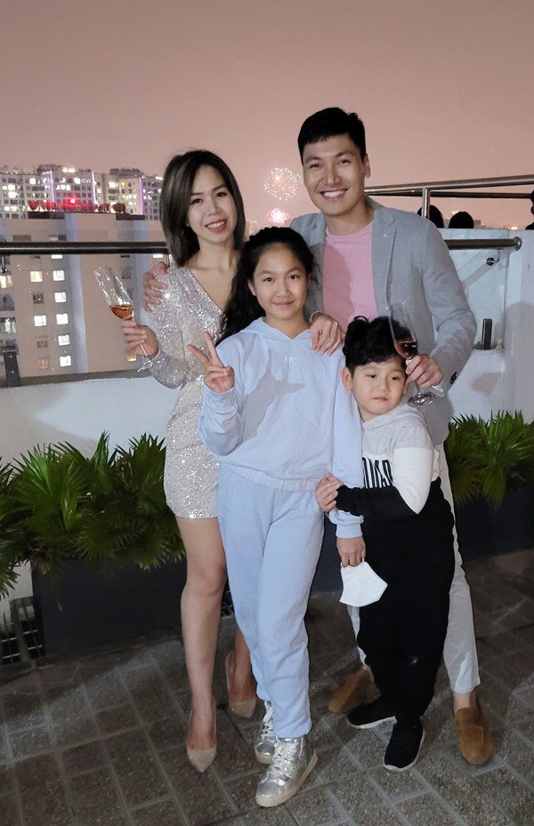 Vợ ngoài đời bị chê xấu hơn Phương Oanh, Mạnh Trường Hương vị tình thân đáp trả gay gắt