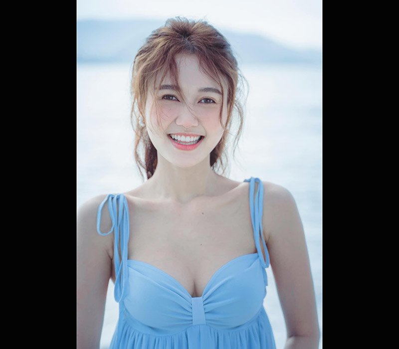 Sở hữu gương mặt xinh đẹp, đặc biệt là nụ cười tỏa nắng, Nhung Gumiho (tên thật Nguyễn Thị Hồng Nhung) là một trong những nhân vật được nhiều bạn trẻ yêu mến của đông đảo người hâm mộ trên mạng xã hội.
