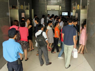 Nguy cơ nhiễm COVID-19 khi đi thang máy, đi lại ở chung cư, nhà cao tầng sao để tránh bệnh? - Vimarsana News