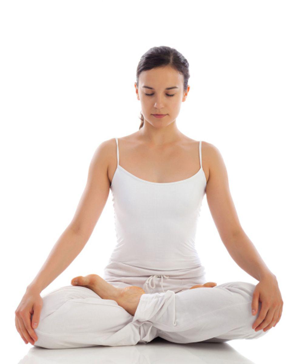 Thư giãn tinh thần, tuốt lại vóc dáng nhờ những bài tập yoga giảm cân siêu đơn giản tại nhà - 15