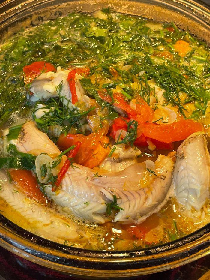 Nấu canh cá khoai hay bị tanh và nát, đầu bếp mách chiêu khiến cá luôn ngon, thơm nức - 8