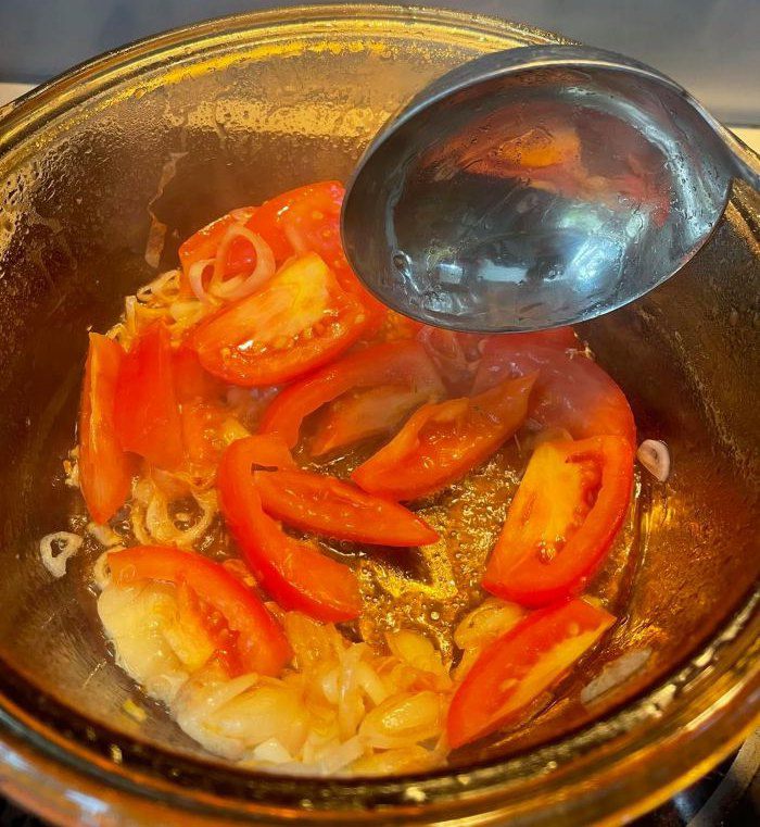 Nấu canh cá khoai hay bị tanh và nát, đầu bếp mách chiêu khiến cá luôn ngon, thơm nức - 5