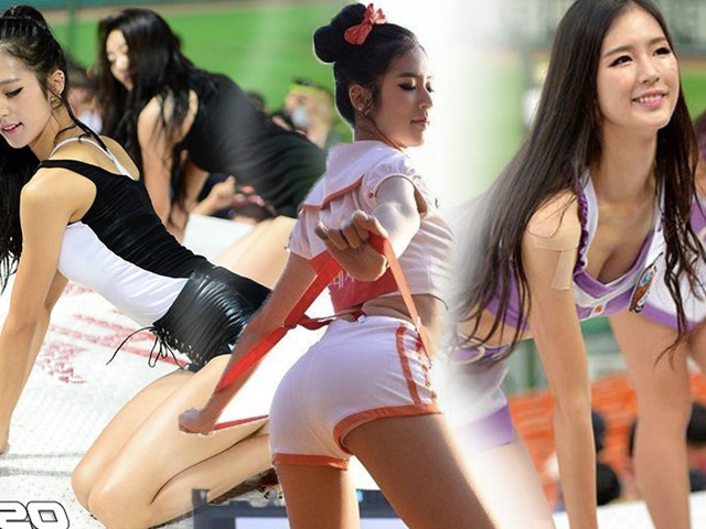 Ăn mặc hở hang, loạt hoạt náo viên Hàn Quốc khiến các cầu thủ Hàn Quốc sung sức hơn uống rượu sâm