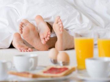 Làm chuyện ấy vào buổi sáng hay buổi tối sẽ tốt hơn? Câu trả lời không như bạn tưởng - Vimarsana News