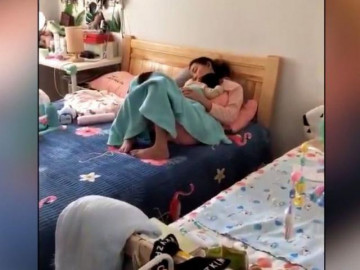 Đi làm về, anh chồng bật khóc khi nhìn thấy tình cảnh của vợ và con trong phòng ngủ - Vimarsana News