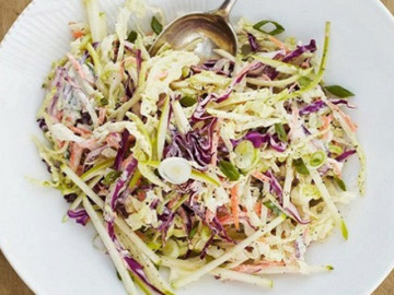Cách trộn salad bắp cải tím với sốt mayonnaise ngon nhất?
