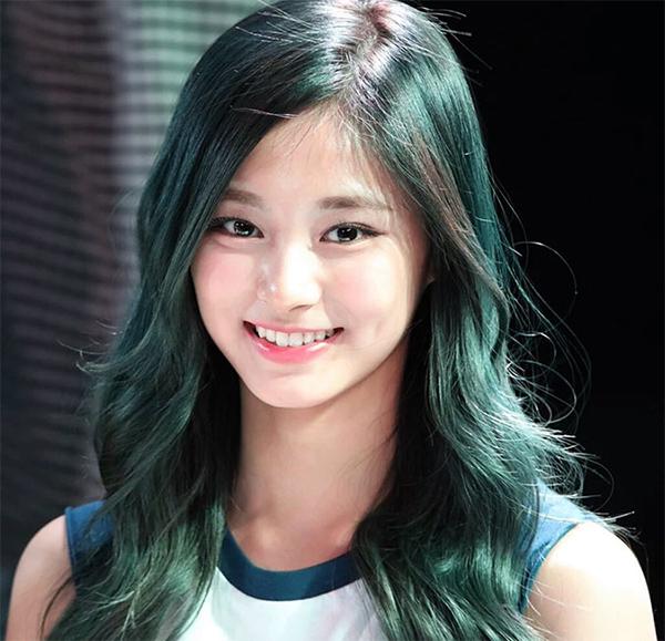Tóc màu xanh rêu: Top 20 kiểu màu tóc đẹp trẻ trung hot nhất hiện nay - 9