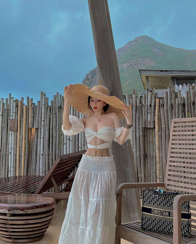 Cận cảnh vòng eo 54cm của nữ sinh có thú chơi trầm hương sang chảnh đất Sài Thành - 4