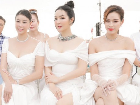 2 chị đại làng Hoa hậu phô diễn sắc vóc nóng bỏng mắt, Đỗ Thị Hà ngồi cạnh cũng thua thiệt vài phần