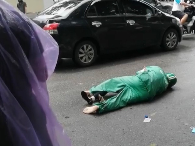 Nhân chứng kể phút người phụ nữ bị sát hại trên phố Hàng Bài, Hà Nội