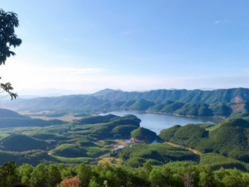 Leo đỉnh hòn Vượn ngắm cảnh xứ Huế, chiêm ngưỡng chùa Huyền Không Sơn Thượng