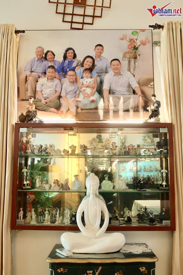 Bức tượng trong ngôi nhà hơn 50 năm tuổi trưng bày hàng trăm tượng Phật của NSND Kim Cương có gì đặc biệt? - 9