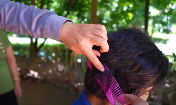 Cô gái Đồng Tháp có mái tóc suôn dài, bỗng dưng đứt gãy nham nhở khiến thợ cắt tóc thốt: amp;#34;Có thể là vấn đề tâm linhamp;#34; - 2