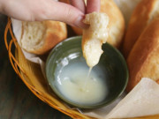 7 tác hại bất ngờ khi ăn bánh mì vào bữa sáng thường xuyên, ngay cả bác sĩ tiêu hóa Nhật Bản cũng khuyên hạn chế