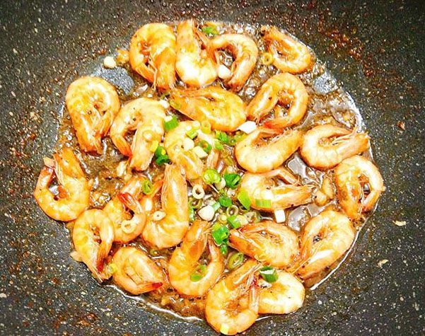 Tôm bức bầm mặn mòi với cách thức giản dị và đơn giản ngon tuyệt, đặc biệt trả cơm trắng - 4