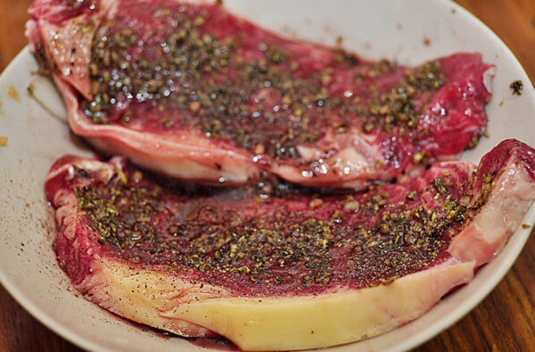 Cách làm thịt bò nướng tảng ngon với cách ướp thịt mềm, không hôi - 3