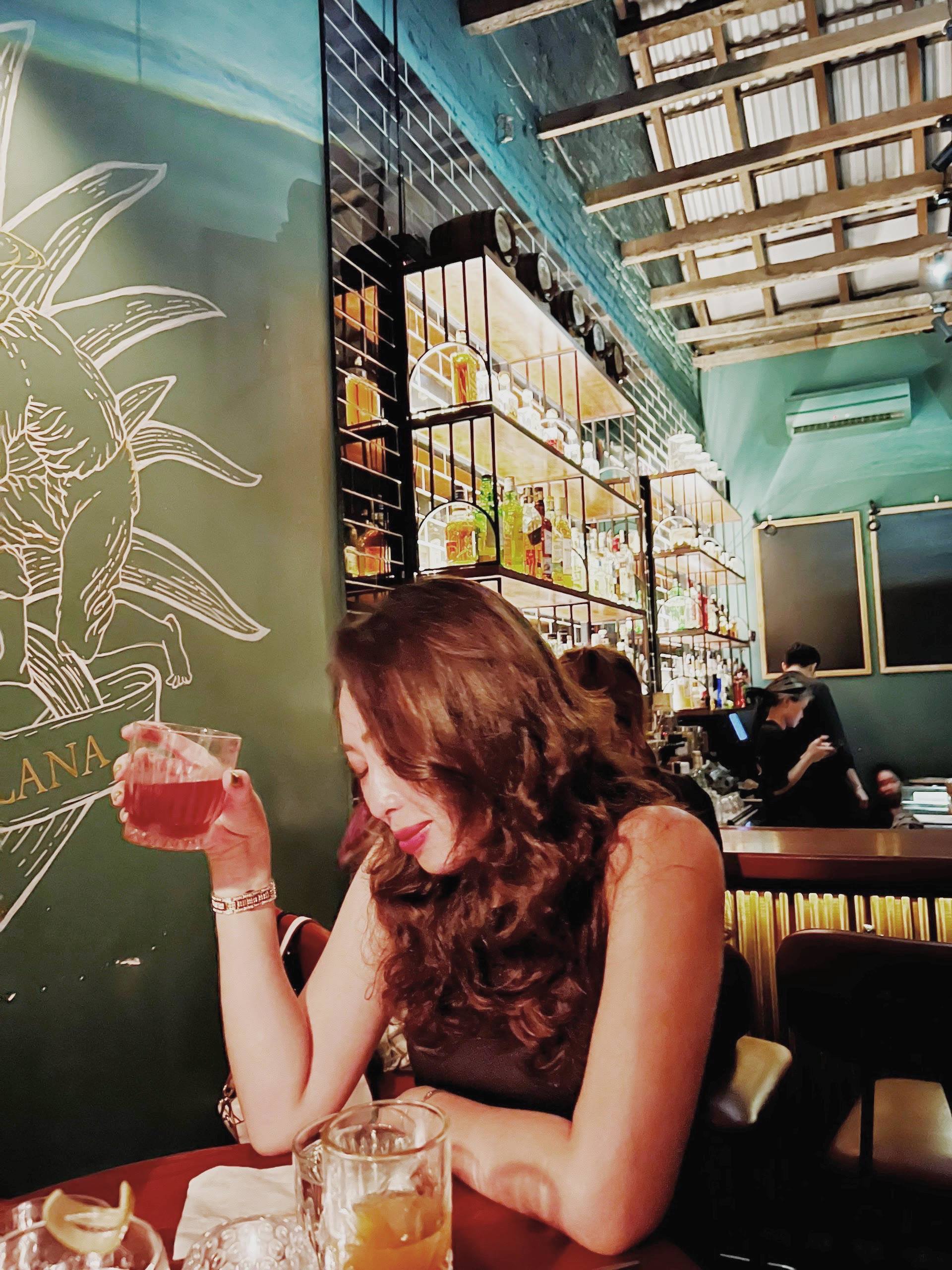 Hidden bar là gì? Những lưu ý để có một trải nghiệm hidden bar "chuẩn