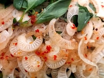 Thứ này xưa chỉ mang lại heo, vô cùng xẻ nhưng mà không nhiều người ăn, thái đi ra thực hiện nộm ngon rộng lớn thịt, khúc bé bỏng tí 250.000đ