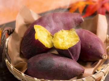 Luộc khoai y sĩ chắc chắn nên mang lại thìa này, củ nào là củ nấy bở tung, bùi bùi ăn sướng miệng