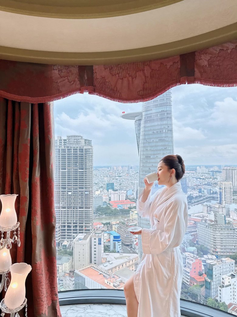 Bảo Thy hé lộ phòng trăng mật view triệu đô với đại gia Phan Lĩnh, 4 năm sau quay lại làm điều tương tự - 3