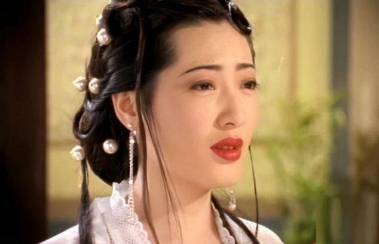 ファン・キム・リエンはスクリーン上で最も大胆：50代以下が素顔写真公開で発熱、後輩たちは絶句の様子 - 9