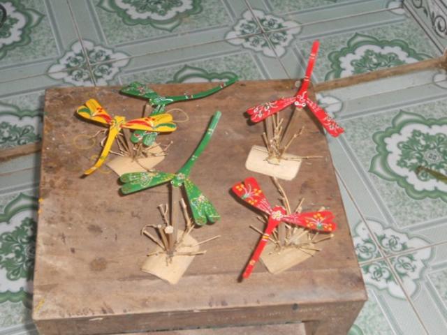 noi long dau dau cua nguoi chi gai sau canh chuon chuon tre xuat ngoai cua dua em tat nguyen - 3