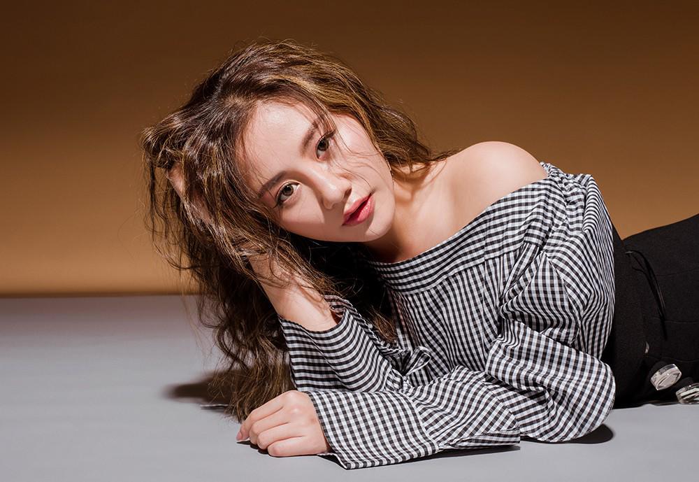 bi mat dang sau nhung chiec cam nhon cua sao viet khien ai cung muon tham my - 1