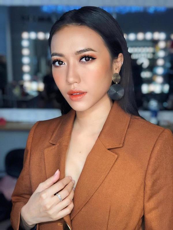 khoe anh mat moc, nu dien vien dieu nhi khien moi nguoi sung sot - 12