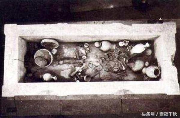 kho bau bi an trong ngoi mo khac dong chu "mo ra la chet" ngan nam khong ai dam mo - 2