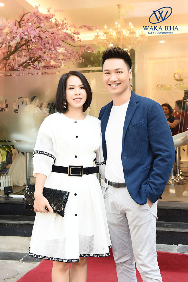 manh truong dem ba xa den trai nghiem my pham cao cap nhat ban waka biha - 1