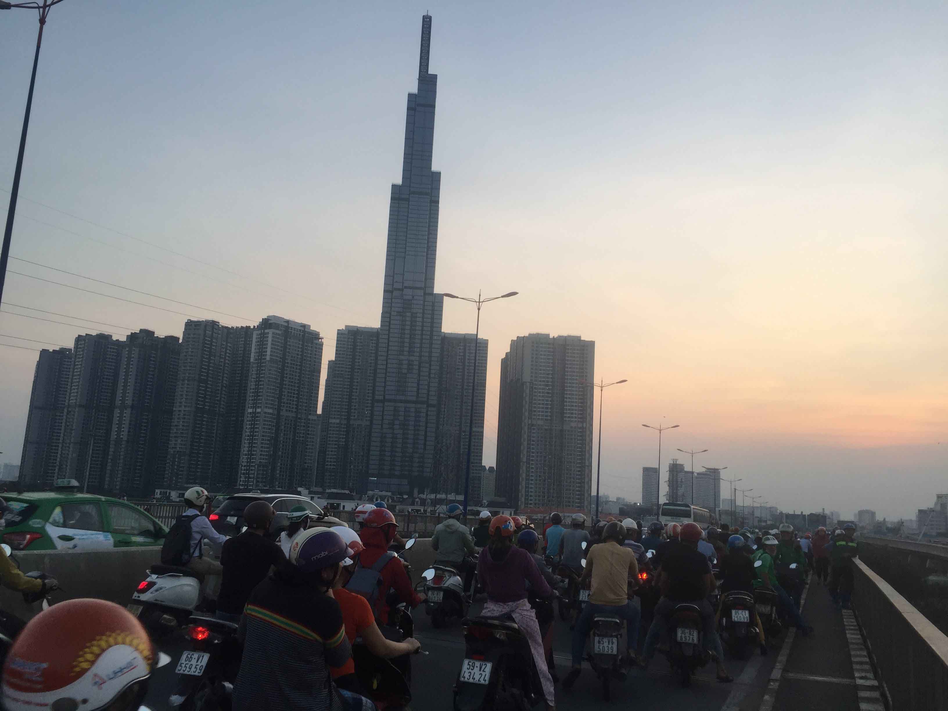 co gai de lai la thu nhay cau sai gon roi bo di: he lo tinh tiet bat ngo - 7