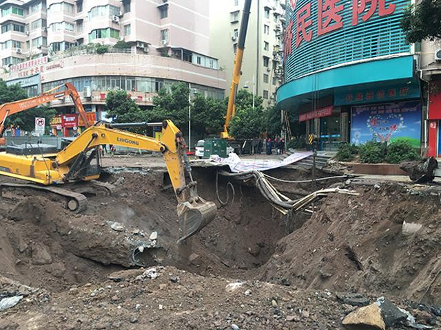 vua ket hon duoc 4 ngay, doi vo chong tre chet tham vi roi xuong ho tu than - 4