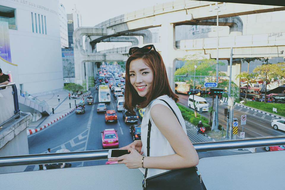 dau can toc dai den nhanh, nhung nang hoa hau viet voi mai toc ngan van du suc "doi doi" - 13