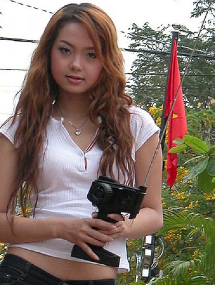 nhan sac minh hang: tu ve dep tam trung den my nhan cuong khong lai suc hut dao keo? - 2