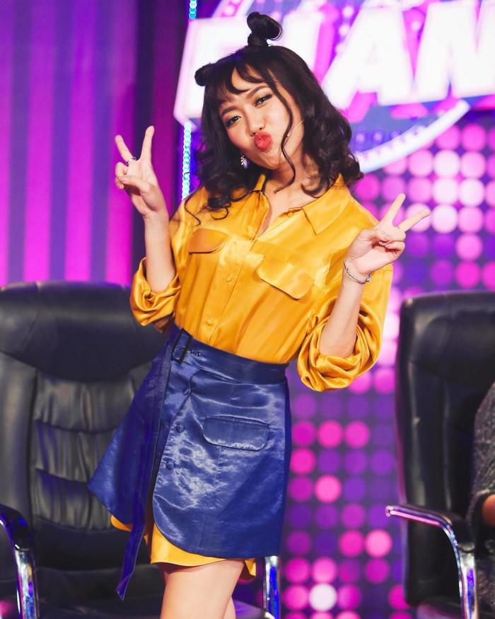 my nhan viet chay dua voi toc na tra: pham huong dan dau khi "cua sung lam nghe" thanh cong - 13