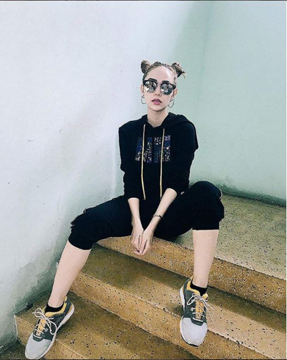 my nhan viet chay dua voi toc na tra: pham huong dan dau khi "cua sung lam nghe" thanh cong - 3