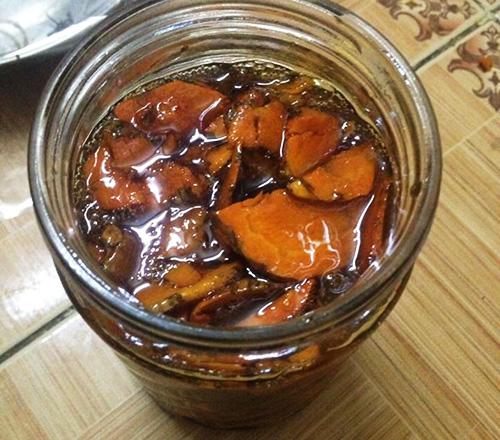 thai nghe bo vao ngam voi mat ong roi thoa len mat va xem dieu ki dieu gi xay ra - 4