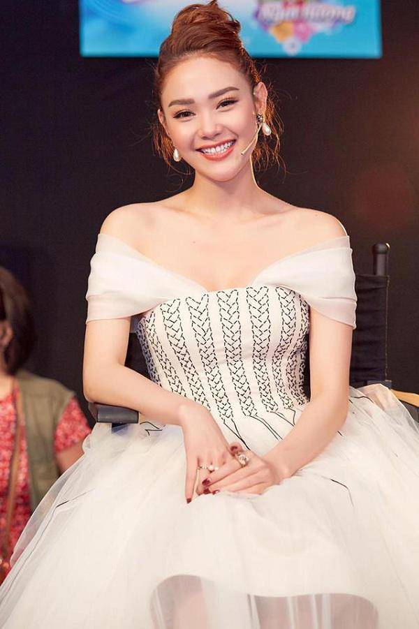 xuat hien tai the face, minh hang gay ngac nhien boi chiec cam muon... "xuyen thung van vat" - 9