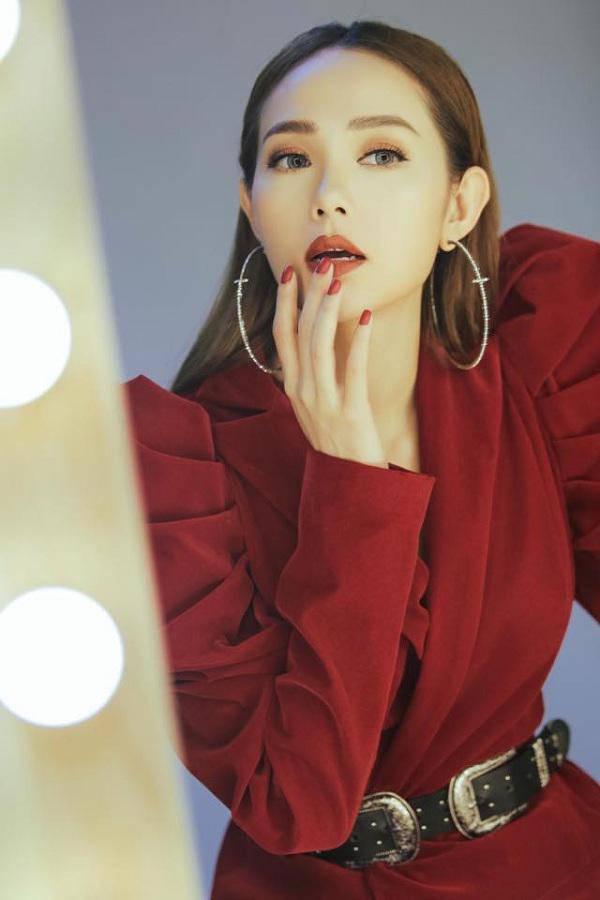 xuat hien tai the face, minh hang gay ngac nhien boi chiec cam muon... "xuyen thung van vat" - 13