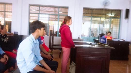 dien bien vu danh ghen nhu thoi trung co o ca mau: truy nguoi tung clip len mang - 1