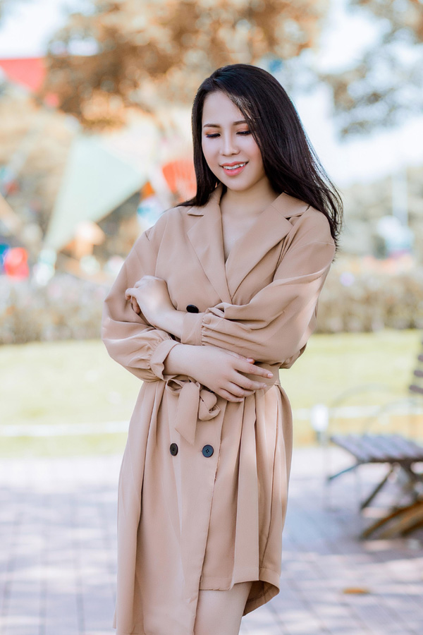 co gai kinh doanh online voi 2 ban tay trang va cai ket bat ngo - 4