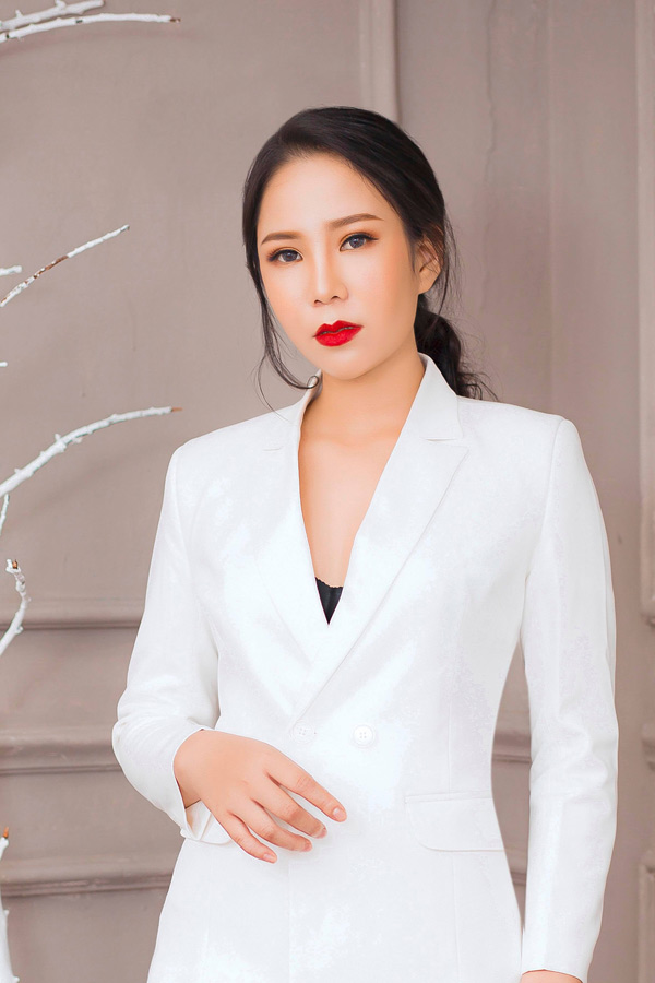 co gai kinh doanh online voi 2 ban tay trang va cai ket bat ngo - 6