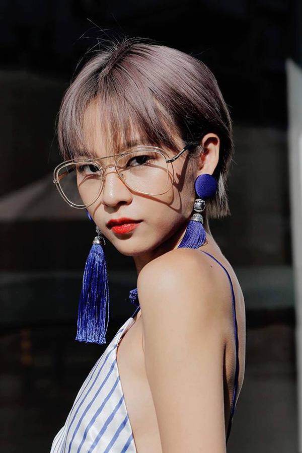 phi phuong anh "gay sot" voi mai toc sieu chat tai seoul fashion week 2018 - 7