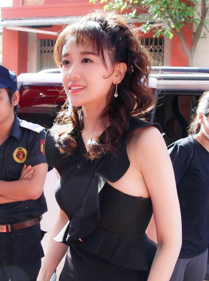 vi bo phan nay ma hari won phai "trung thanh" voi kieu toc mai suot bao nam - 6